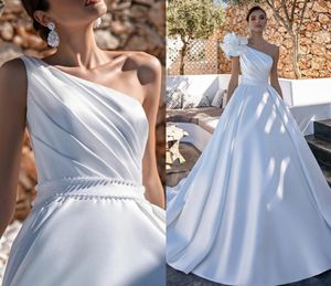 2022 En axelblommor modern bröllopsklänning pleat boho satin beading långa kvinnor brudklänning vestidos de noiva robe mariage