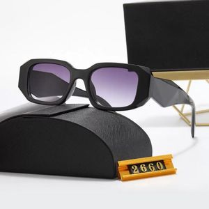 Солнцезащитные очки для моделей.