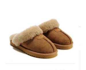 Högkvalitativa WGG Warm Cotton tofflor för män och kvinnor Korta stövlar Damstövlar Snow Boots Designer Lndoor Cotton Tofflor Läder B
