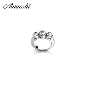 AINOUSHI Special Design 3 Stone Round Cut Ring Anello simulato Genuine 925 Sterling Silver per le donne Wedding Engagement Bijoux Y200106