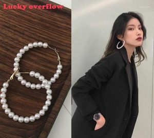 Hoop Huggie Luckyoverflow Trendy 4cm-6 CM Pearl Kolczyki Kobiety przesadzone Duży Big Circle Ear Pierścienie Moda Biżuteria1