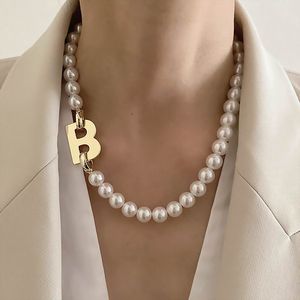 Заявление Письмо Choker Жемчужное ожерелье для женщин 2020 Новая мода ювелирные изделия Личность Письмо из бисера Подвеска Collares