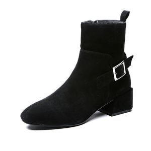 Hot Sale-Winter Warm Plush Ankel Stövlar för Kvinnor Kow Suede High Heel Short Boots Damskor Metalldekoration Högkvalitativ