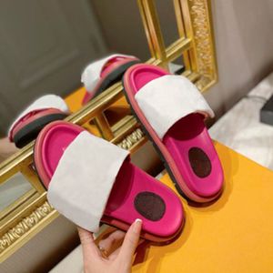 2022 fashion new bread shoes for traveling beach shoes trend color matching slippers soft sole anti slip sandals lkjl0003