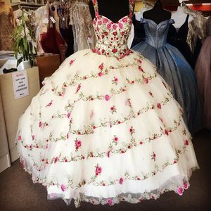 Haftowane słodkie 16 sukienek suknie balowe Suknie Prom Tulle Spaghetti Gorset Powrót Zroszony Wzburzyć Tulle Quinceanera Sukienka Graduation Suknie Tiul