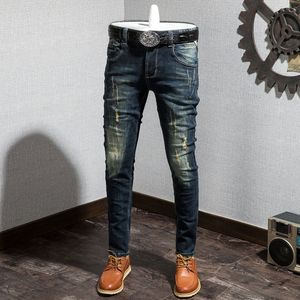 2021 Senaste Retro Men's Perforated Jeans Korean Slim Small Straight Elastic Make Old Fashion Brand Youth Leggings