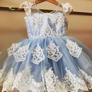 Maniche ad aletta Pizzo 2020 Abiti da ragazza di fiori Abito da ballo Tulle Abiti da sposa per bambina Abiti da cerimonia per comunione vintage Abiti F2154