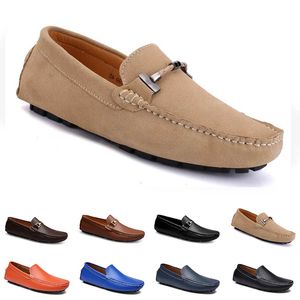 Läder Doudou män Casual Driving Shoes Andningsbar Mjukt Sole Ljus Tan Black Navy Vit Armé Grön Silver Yellow Grey Footwear All-Match Lazy Cross-Border 16-5