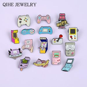 Pins, Brooches Jogo Amantes Pet Handheld Console Robô Gashapon Máquinas Gamepad Sobre 90s Enamel Pins Botão Emblemas