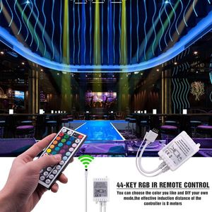 alta qualidade Plastic 150-LED 12V-5050RGB IR44 Light Strip Set com IR Remote Controller (Lamp Branco Plate)