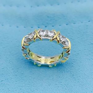 Cluster Rings 1: 1 Sterling Silver 16 Stone Cross Ring Personalità di lusso Uomo e donna Accessori per gioielli per amiche Regali per feste