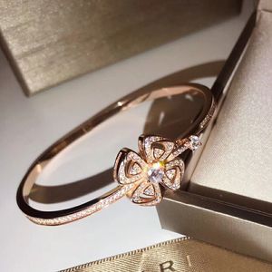 BGARI Bracciale rigido di alta qualità con diamanti placcato in oro 18 carati gioielli di alta qualità da banco Elevate eleganza bracciali da donna designer di lusso moda regalo squisito