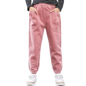 Pantaloni da ragazza Lettera Pantaloni in velluto a coste per ragazza Autunno Autunno Trousesrs per bambini Stile Casual Abbigliamento per bambini Ragazza LJ201019