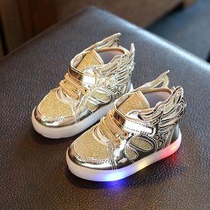 Dzieci zapalają buty ze skrzydłem Kapcie LED LED Angel's Wing Shoes Toddler niemowlę dla dzieci Boygirl Luminous Sneakers świecące C1002
