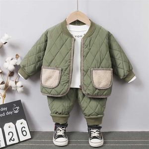 ファッション服セット赤ちゃん男の子服モデル綿パッド入りホーム子供のためのツーピーススーツ1-6歳211224