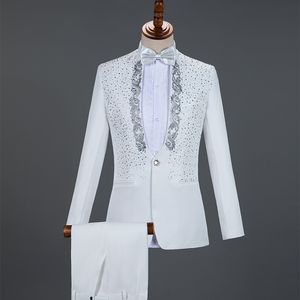 Kırmızı Sparkly Kristaller Nakış Blazers Takım Elbise Düğün Damat Beyaz Sahne Koro Erkekler Elbiseler Şarkıcı Host 2-piece Set Kostüm 201109