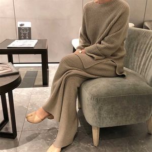 패션 겨울 여성의 두꺼운 따뜻한 니트 풀오버 스웨터 2 피스 정장 + 높은 허리 느슨한 넓은 다리 바지 세트 211221