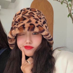 New Cinzento Rosa leopardo Pesca Caps Panamá Bob Fisherman Gorros quente e macio da pele do falso Inverno Bucket Hat For Women Ladies