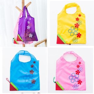 DIY Shopping Bag Fällbara Mode Strawberry Portable Väskor Återanvändbar Butik Hushållsväska Multi Color Hot Sale Ny Ankomst 1 6ZH G2