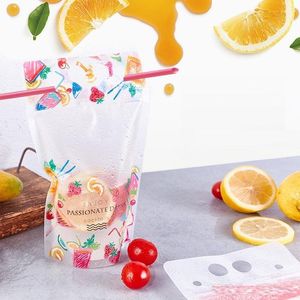 2022新しい500mlのフルーツパターンプラスチックドリンクの飲料ジュースミルクコーヒーのための包装袋の袋は、藁のためのハンドルと穴が付いています。