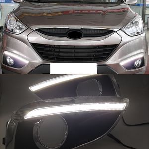 Hyundai IX35 2011年2011年2011年カースタイリングの昼間のランニングライトフォグランプの穴ターン信号が付いている昼間のランニングライト