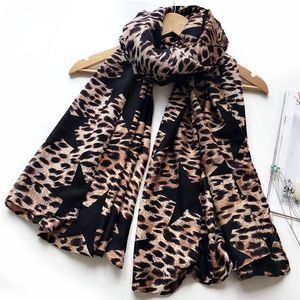 New Designer Mulheres Moda Estrela Leopard Imprimir Viscose Xaile Scarf Lady Wrap Stole Stole Foulam Muslim Hijab Caps Beach Cover Beach Sarong