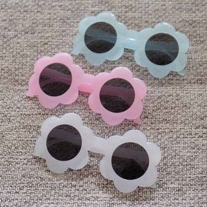 Schöne Kinder-Sonnenblumen-Sonnenbrille, Bonbonfarben, niedlicher Rahmen, Kinder-Party-Brille im Großhandel