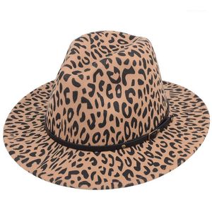 Wide Brim hattar Leopard Skriv ut Jazz Hat Fashion Felt Top Men Kvinnor Flat Par Panama Caps 6 Colors1