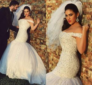 Av axelpärlorna Kristaller Tulle Sweep Train Bröllopsklänning Vintage Bridal Gowns Muslim Dubai Mermaid Lace Robe de Marie Vestidos 2022
