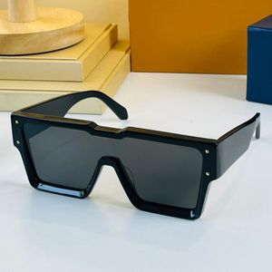 Mens Solglasögon för Kvinnor Sommarstil 1547 Svart Anti-Ultraviolett Retro Fyrkantig Platta Full Frame Fashion Cyclone Luxury Glasögon Slumpmässig Box Toppkvalitet Z1547W