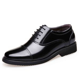 Sapatos de vestido 2022 Recém-homens tamanho de couro 37-44 homem macio bussiness 6cm aumentando 220223