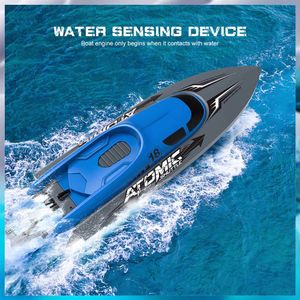 EACHINE EB02 Barco RC Navio de controle remoto 2.4G 4CH Motor de alta velocidade até 30+ KPH Para piscina e lago 40 minutos de tempo de uso Brinquedos de barco
