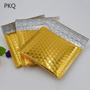 50 pz/lotto 15*13 cm piccolo Oro Alluminato Foglio metallico bolla mailer di spedizione bolla Buste Imbottite sacchetto di imballaggio del regalo d'oro