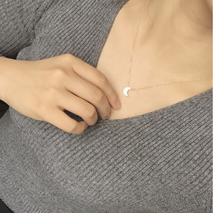 New Fashion Simple Thickening Moon Pendant Necklace Jewelry Necklace Female Gold Silver Pattern Pendant Free Shipping