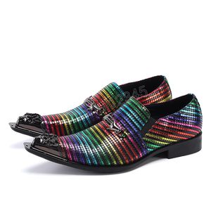 Sapatos de couro genuíno multicolorido de faixa para homens Metal Winted Toe Party Dress Sapatos de negócios