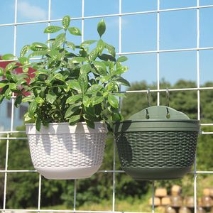 4 pezzi / set di plastica appeso a parete semicircolare imitazione rattan verde vaso di fiori appeso a parete fioriera cestino montaggio a parete fioriera Y200723