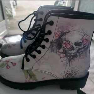 Martin Buty Jesień Zima Nowy 2021 British Fashion Tooling Boot Skull Flower Print High Boot Damska Duży rozmiar