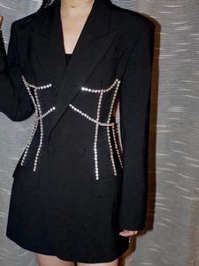 春の秋のファッションデザイン女性のスリムウエストラインストーンパッチをかけたシニーブリングダブル胸肉ブレザーコートSML
