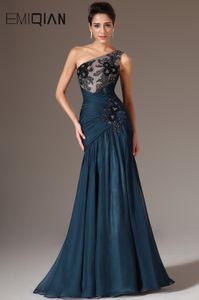 Abiti da sera in chiffon blu scuro, abiti da sera a sirena con una spalla, abiti da sera lunghi da sera con applicazioni di pizzo nero LJ201123