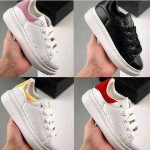 Sapatos para crianças para meninas meninas moda sapatilhas de couro reflexivo preto branco veludo de veludo espessura altura plana Aumentando as crianças sapatos casuais