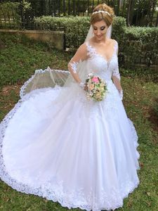 Gorgeous Garden White Ball Gown Wedding Dresses Long Sleeves Scoop Neck Appliques Lace Beaded Court Train Spring Bride Dress 2022 Formal Bridal Gowns