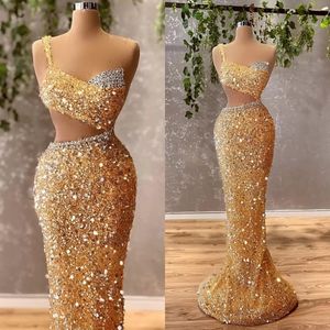 Arabiska guld Sparkly Mermaid Prom Klänningar Beaded Crystals One Shoulder Evening Formell Party Andra mottagning Gäster CG001