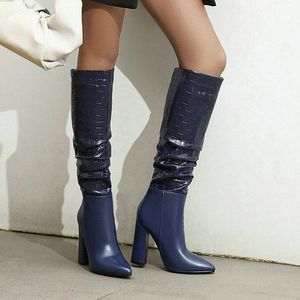 Boots Red Blue Black Gray Women Knee High Brand Design Faux Suede Square Cheel مدببة بأحذية شتوية