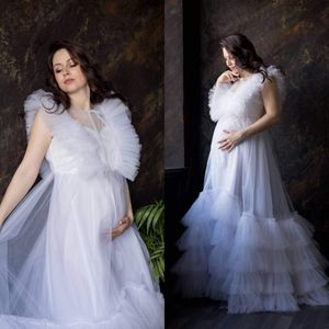 2022 Vit Tulle Prom Klänningar Ärmlös Sheer Ruffles Photoshoot Gowns Oversize Maternity Dress Robes