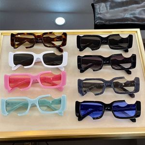스퀘어 클래식 패션 OW40006 안경 폴리카보네이트 플레이트 노치 프레임 40006 선글라스 남성과 여성 원래 상자가 있는 흰색 선글라스