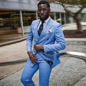 Lekki Niebo Niebieski Pionowy Stripe Męskie Garnitury Slim Fit Wedding Tuxedos Peaked Lapel Formalny Blazer Podwójny Prom Siatek (kurtka + spodnie)