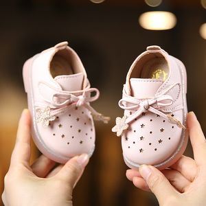 Småbarn flicka skor fashionabla cut-out baby flicka pus läder skor söt stjärna baby klänning skor nyfödd för tjejer skor LJ201104