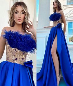 Luxury Feather Prom Klänningar Sexig Strapless Appliqued Lace Pärlor Chic A Line Evening Dresses Sweep Train Side Split Gorgeous Pageant Gowns