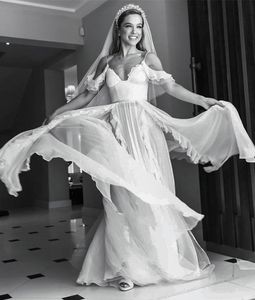 Vestido de Noiva Chiffonレースフリルウェディングドレス2021スパゲッティストラップウェディングドレスブライダルガウンフロアレングスローブデマリエ