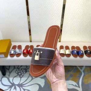Designer -Hausschuhe Frauen Mode Sommerschlösser Schuhe für echte Leder -Leder -Löwen -Flachränschen großer SZ 35 bis 41 mit Schachtel
